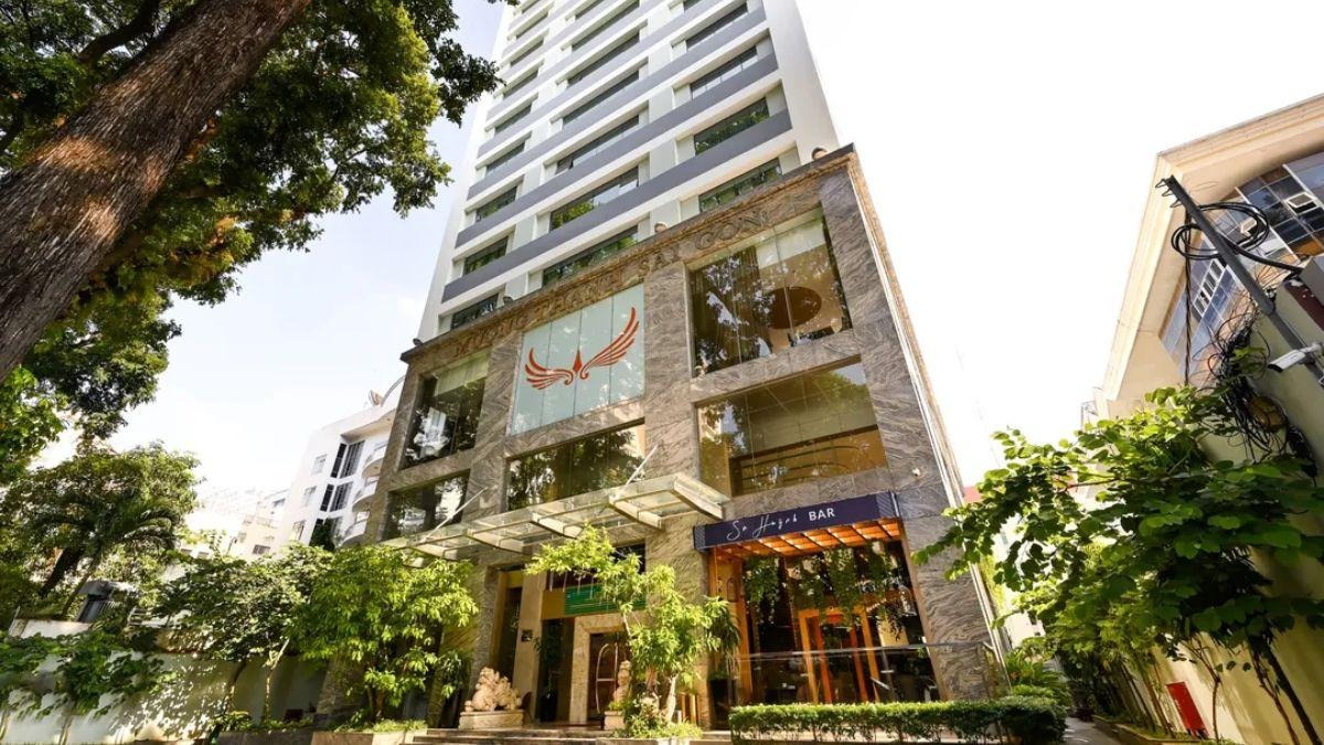 Vẻ ngoài bề thế của Muong Thanh Grand Saigon Centre Hotel